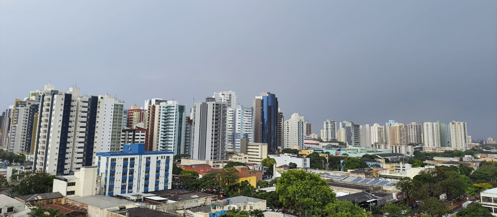 Defesa Civil emite alerta de vendaval em Maringá e região