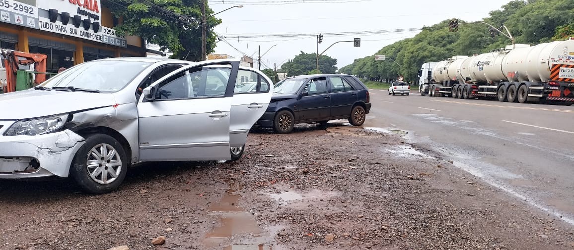 Duas pessoas ficam feridas em acidente no Contorno Sul, em Maringá