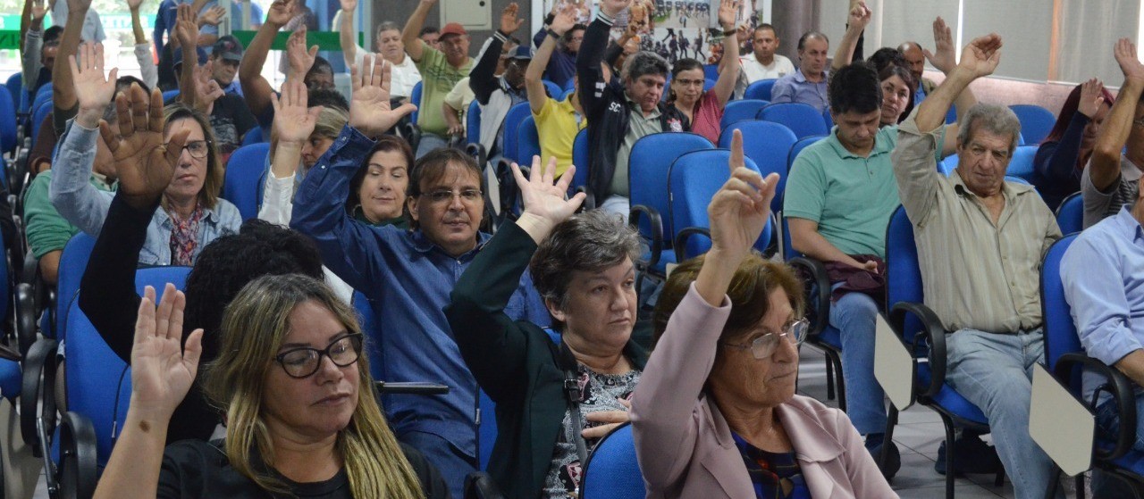 Servidores ligados ao Sinteemar entram em estado de greve