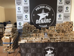 Quase 500 quilos de maconha são apreendidos em caminhão no trevo de Santo Inácio