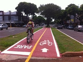 Ciclovia da Avenida Brasil está cada vez mais movimentada