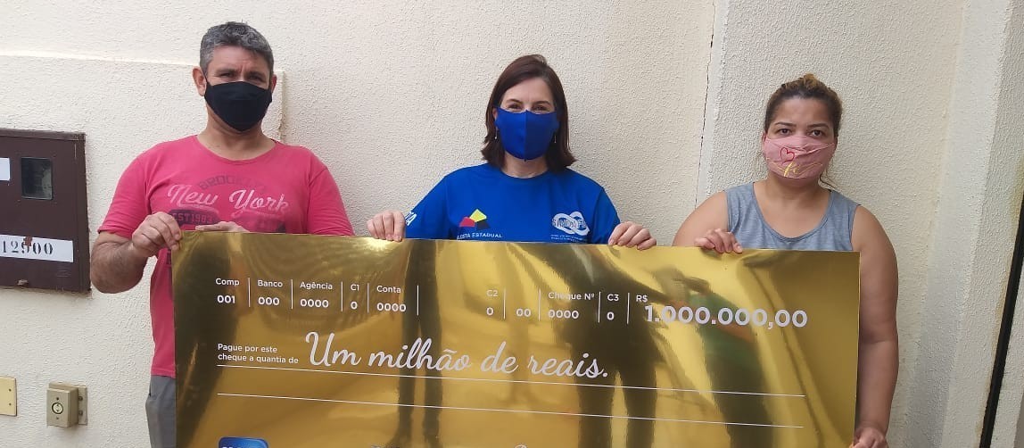 No dia em que recebeu prêmio milionário, contribuinte sorteado no Nota Paraná tinha assinado o aviso prévio