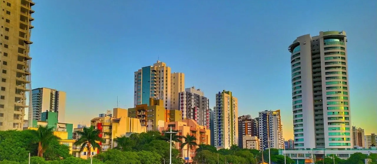 Tempo segue firme em Maringá nesta terça-feira (22), com sol e calor