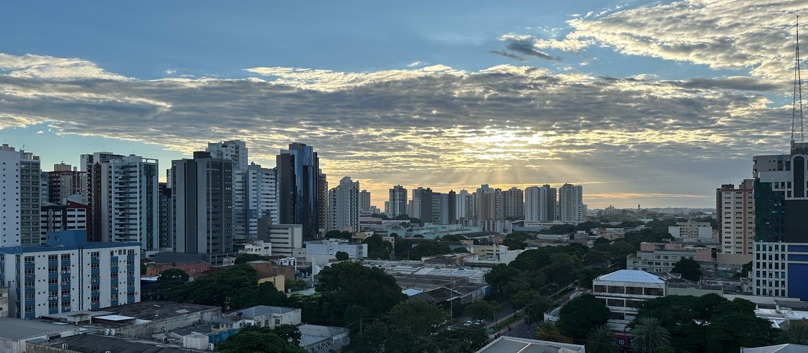 Tempo segue quente em Maringá nesta terça-feira (23)