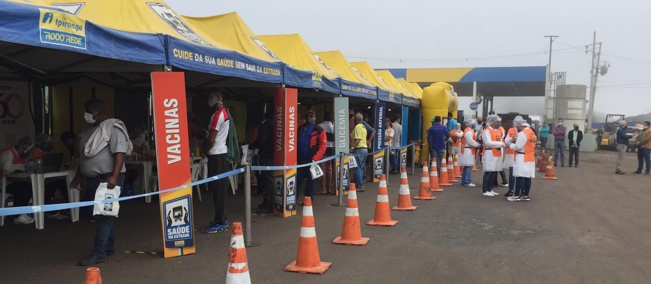 Caminhoneiros recebem orientação sobre a Covid-19