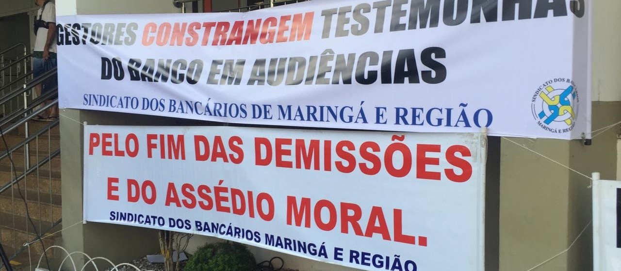 Sindicato dos bancários protesta contra demissões e assédio moral