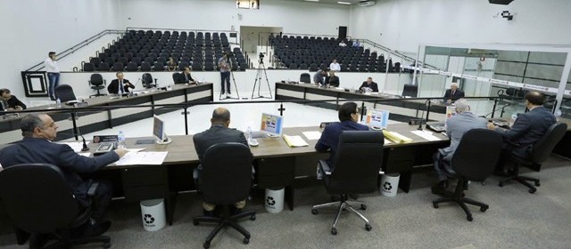 Vereadores também opinaram sobre o corte em salários do setor público