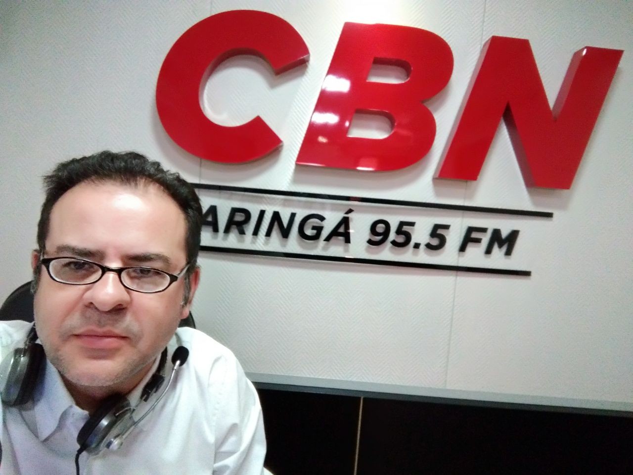 Gilson Aguiar comenta obrigatoriedade de celular com rádio 