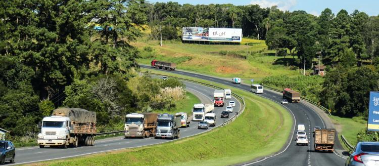 Lei aprovada na Alep obriga a construção de estradas com acostamento