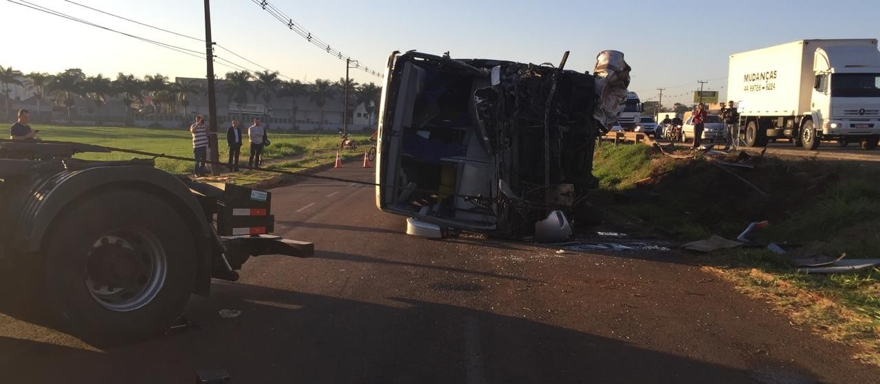 Preso motorista do caminhão que atingiu ônibus