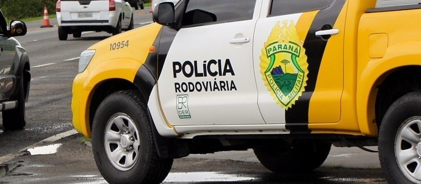 Caminhonete capota e motorista morre na PRC-158