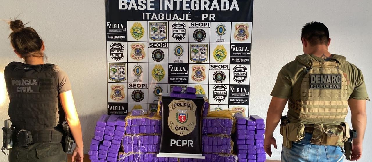 Motorista tenta fugir de blitz, mas é preso com 145 kg de maconha