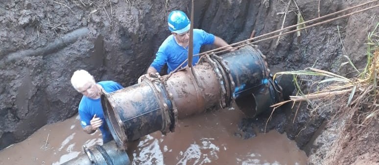 Caminhões-pipa abastecem serviços emergenciais de Apucarana