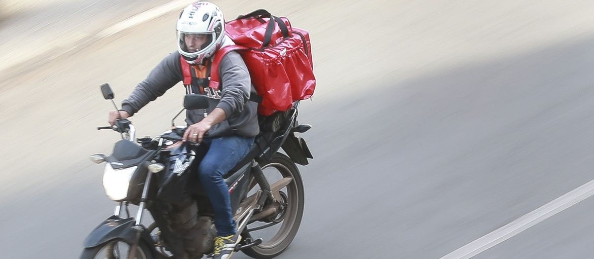 Norma permite que o mesmo veículo seja usado por motoentregador e mototáxi