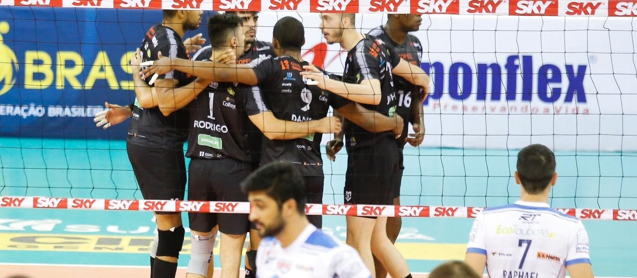 Copel Telecom perde partida, mas garante vaga na Copa Brasil de Vôlei