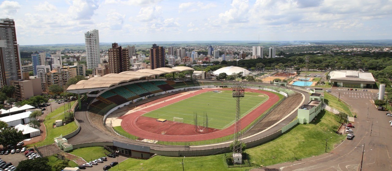 Secretaria de Esportes troca refletores do Willie Davids