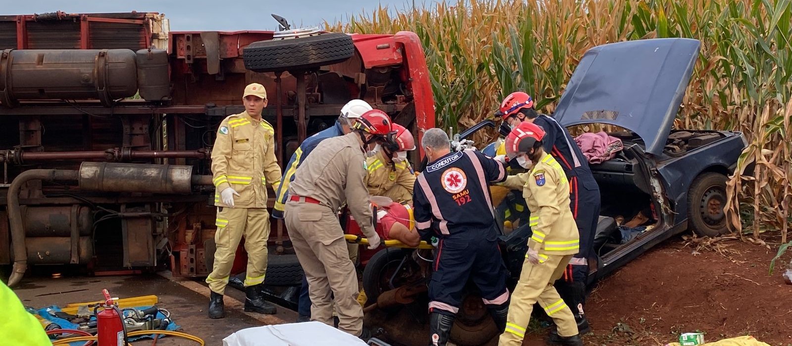 5 pessoas da mesma família ficam feridas em acidente na PR-317; criança é resgatada de helicóptero do Samu