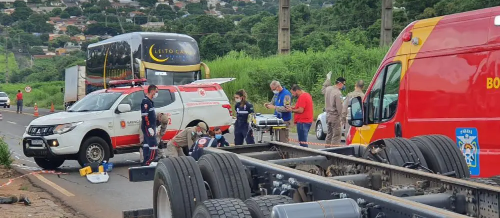 Motociclista de 22 anos morre após bater em rodado de caminhão no contorno sul de Maringá