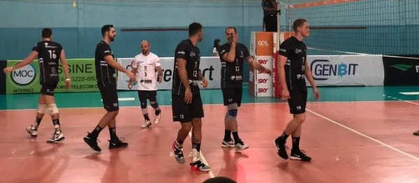 Com Ricardinho em quadra, Denk Maringá Vôlei vence Ponta Grossa