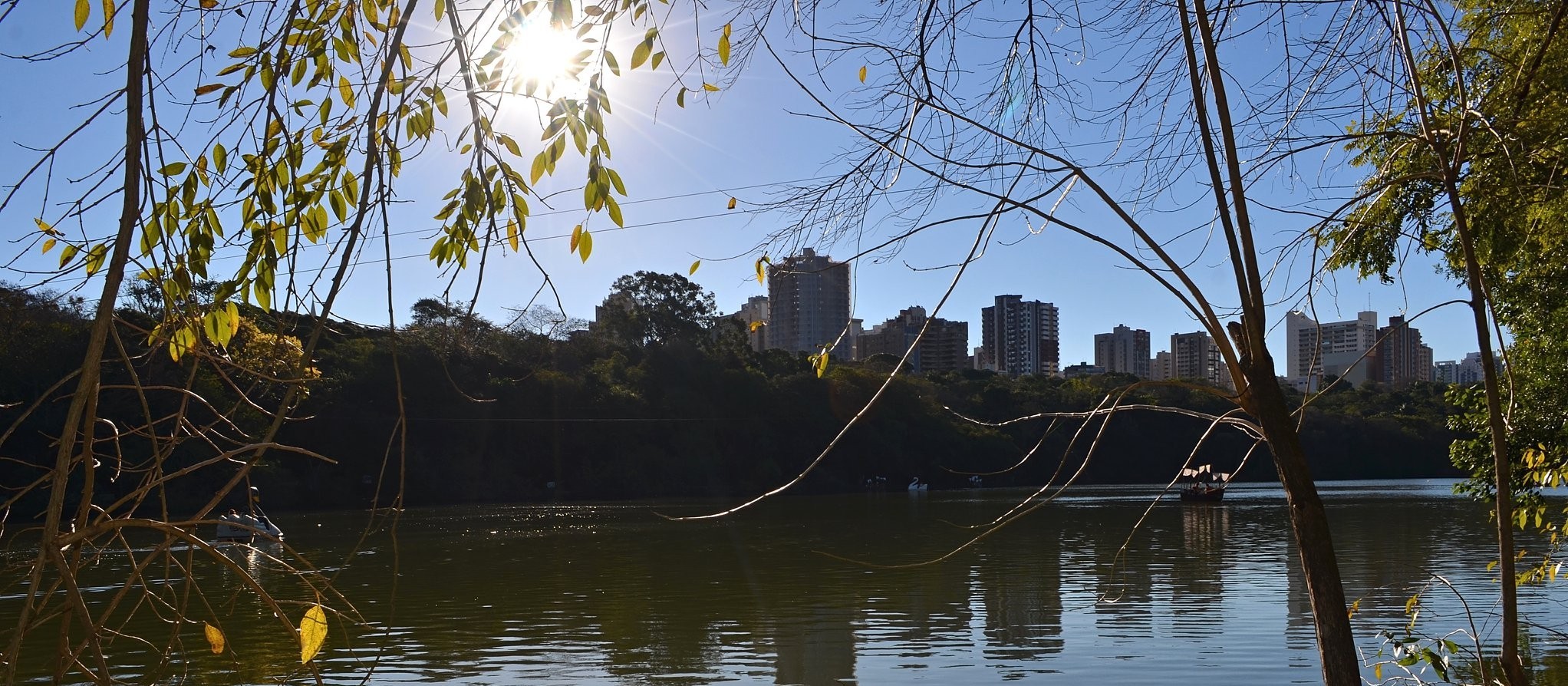 Semana começa ensolarada e com calor em Maringá