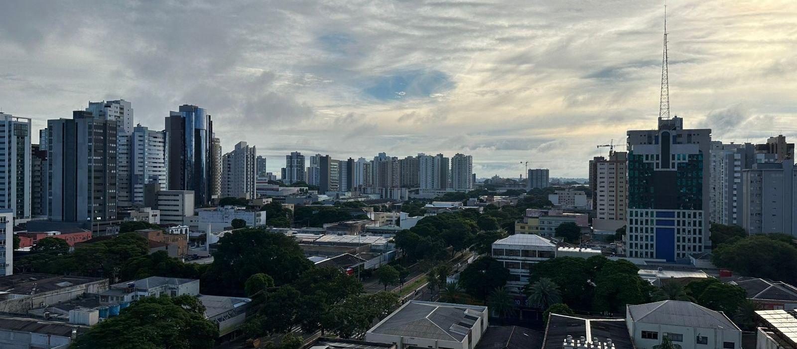Simepar prevê sol entre nuvens e possibilidade de chuva nesta quinta (15)