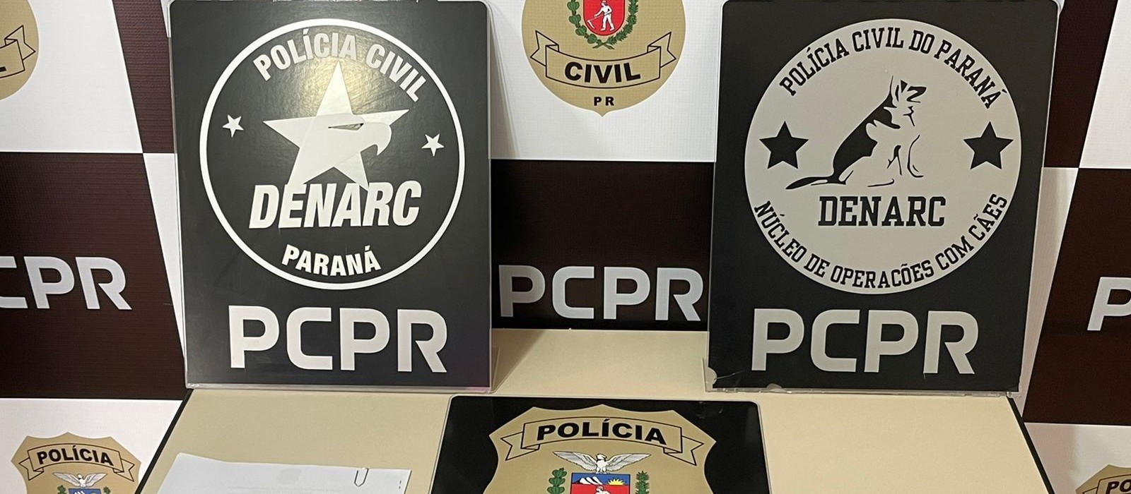 Mãe liga para a polícia para denunciar locais onde o filho comprava drogas