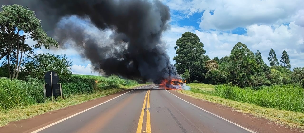 Duas pessoas morrem carbonizadas em acidente na BR-369