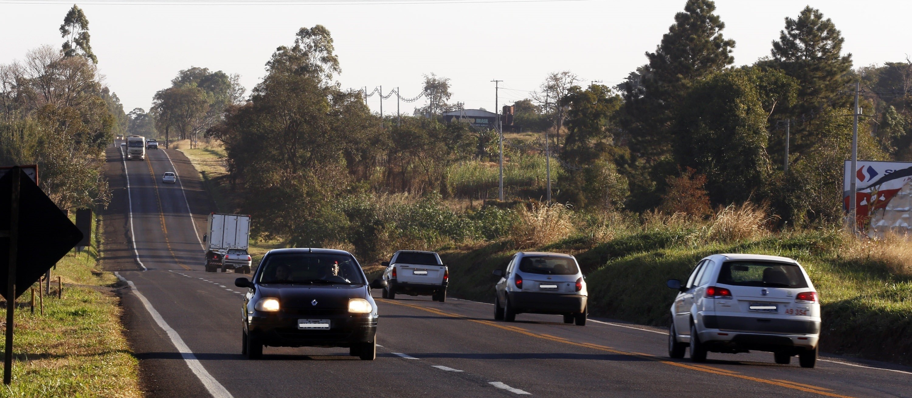 DER está alterando sinalização em rodovias de pista simples