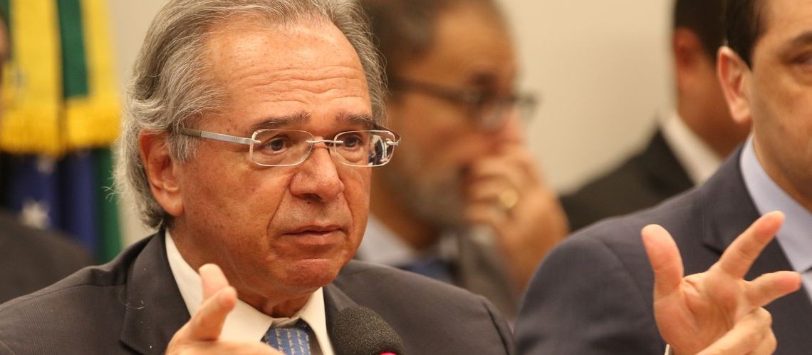 Paulo Guedes propõe injetar na economia recursos do FGTS