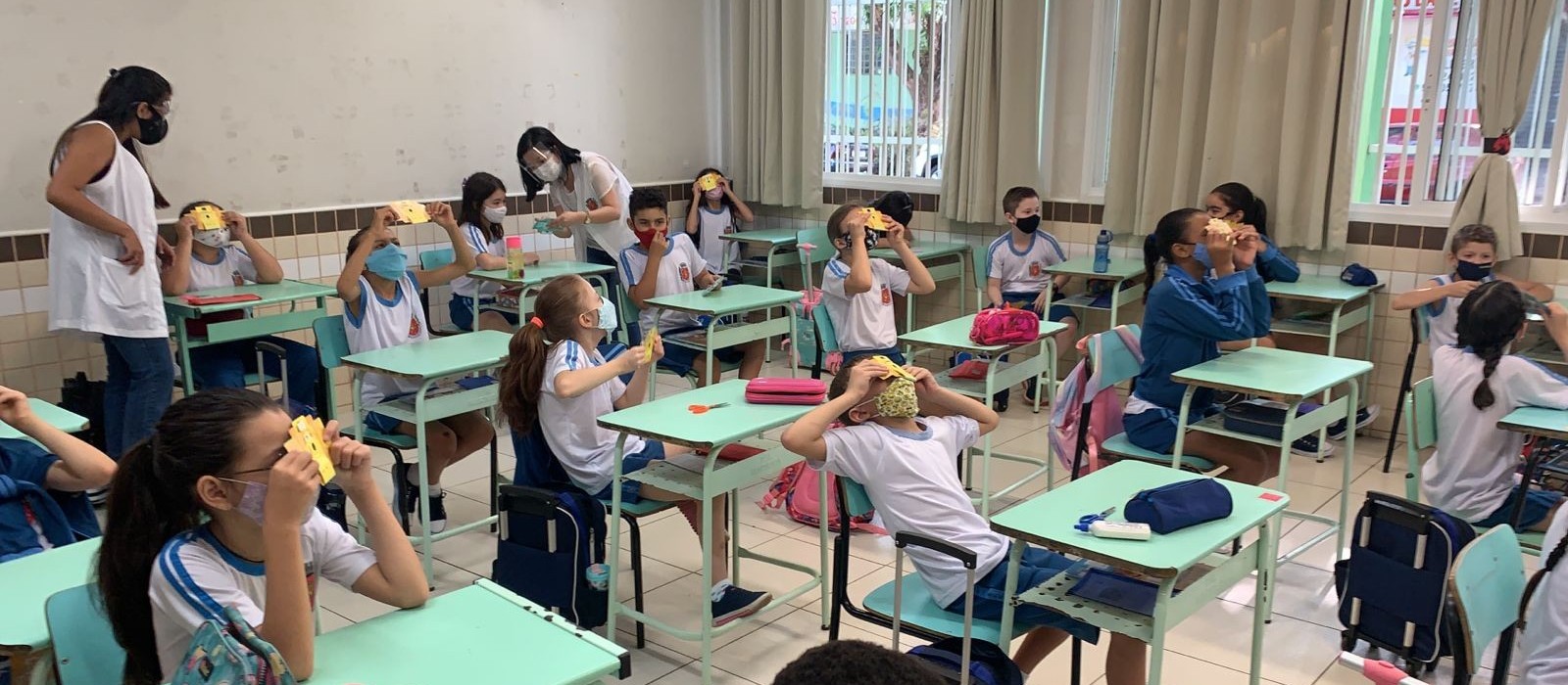 No projeto Micromundo alunos da rede municipal têm aulas com microscópio