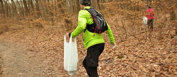 Plogging combina atividade física e sustentabilidade