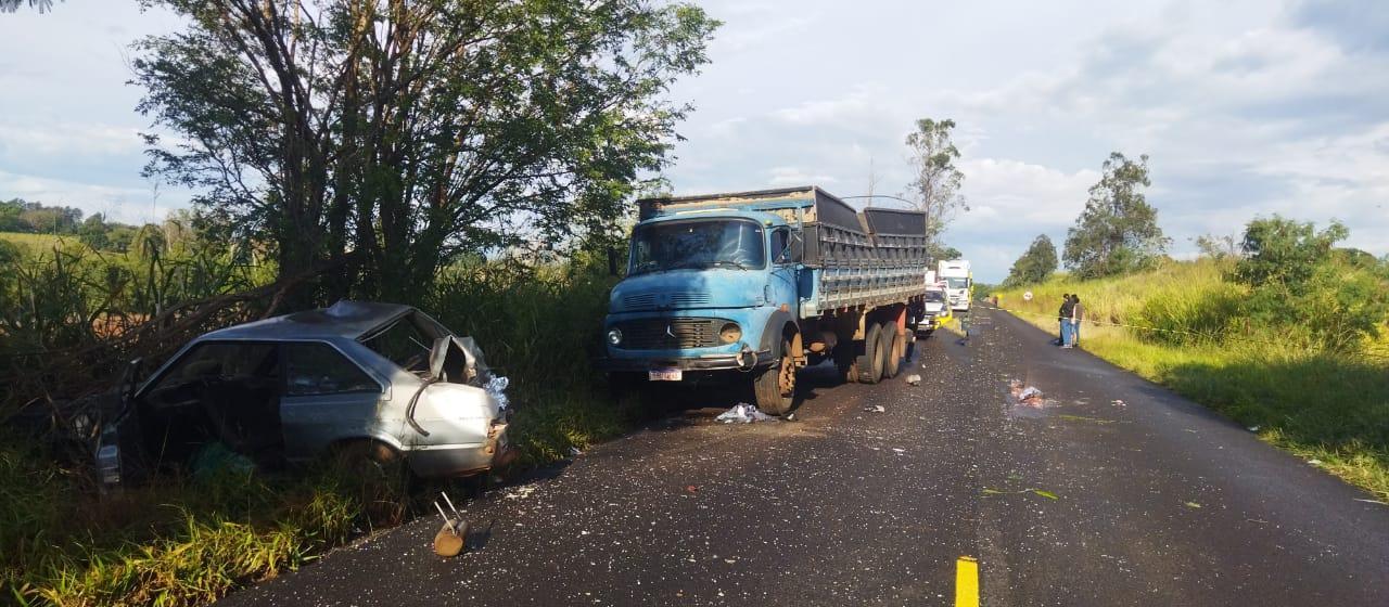 Homem que empurrava carro em rodovia é atropelado e morre