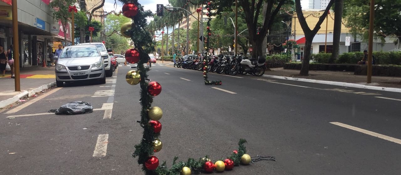 Após incidentes, decoração de Natal da Avenida Getúlio Vargas será elevada