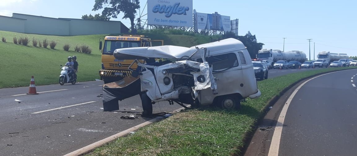 Uma pessoa morre e outras três ficam feridas em acidente na BR-376