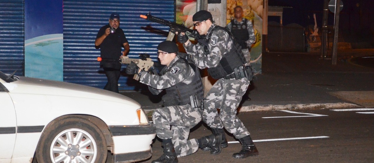 Polícia Militar realiza treinamento simulado em Maringá