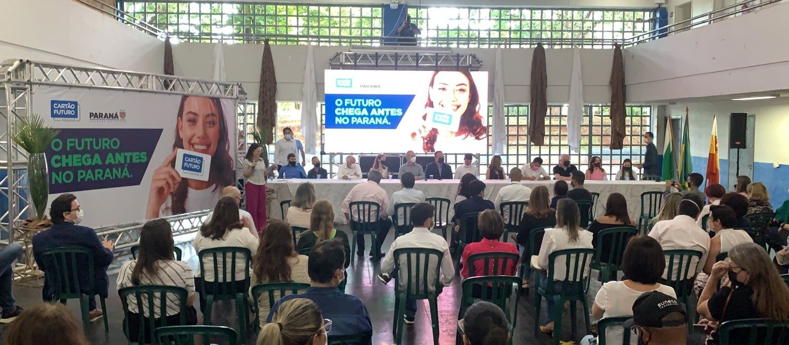 Cartão Futuro vai subsidiar parte do salário de jovens estudantes do Paraná