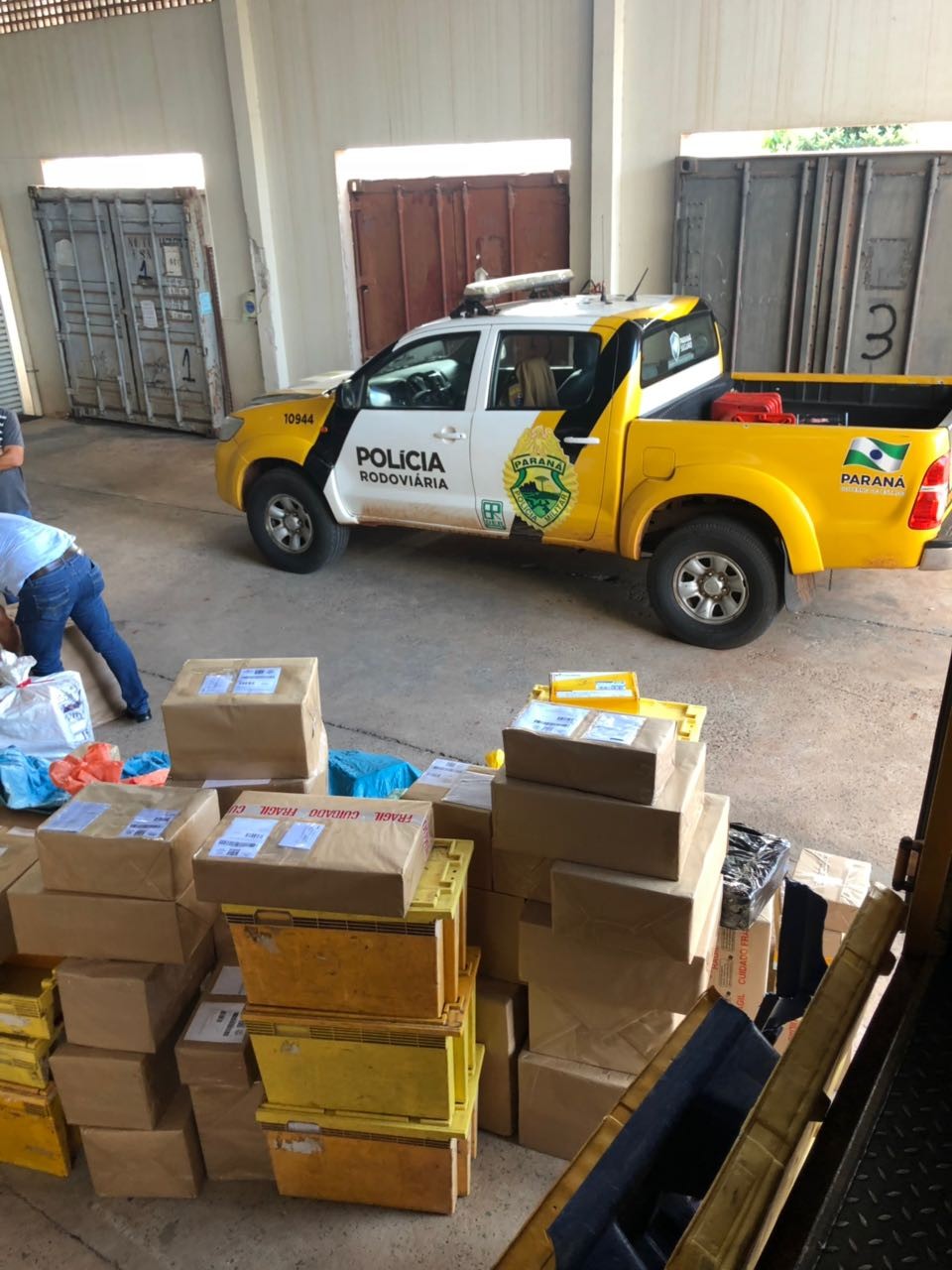 Caminhão utilizado para serviço dos Correios é apreendido como contrabando