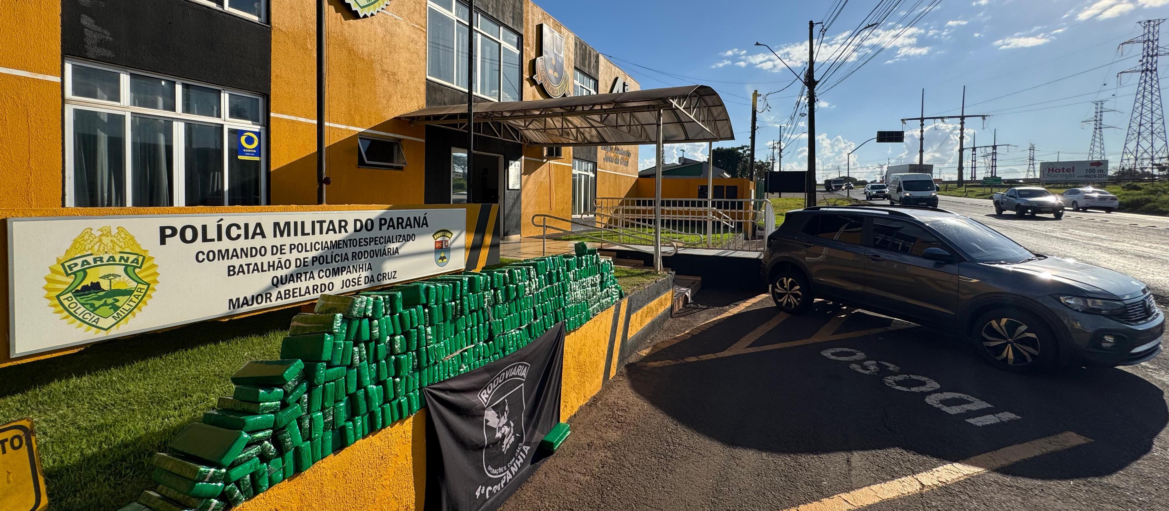 Adolescente levava 480 kg de maconha em carro roubado