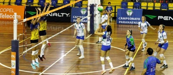 Vôlei feminino está a uma vitória do título estadual