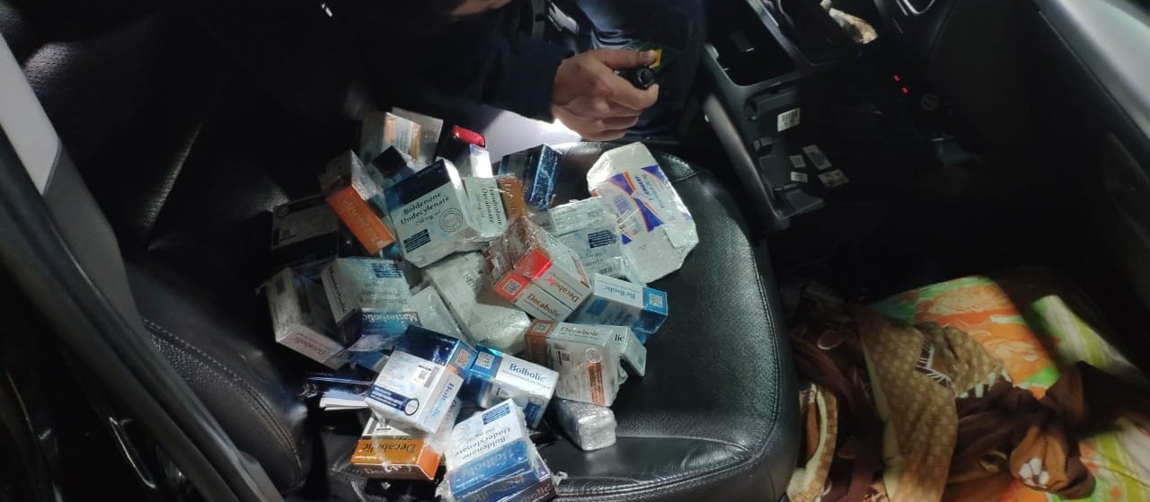 Após perseguição, homem é preso com medicamentos proibidos no país