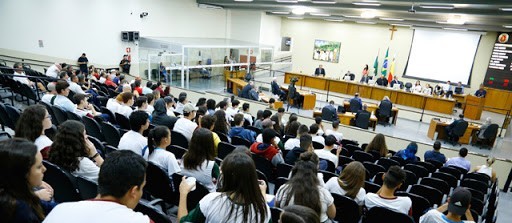 Projeto isenta pais de pagar passagem quando a escola do filho estiver em reforma