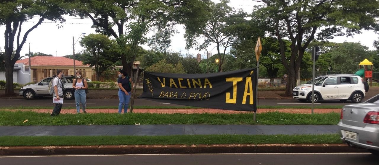 Carreata em Maringá pede ‘vacina já’ para todos