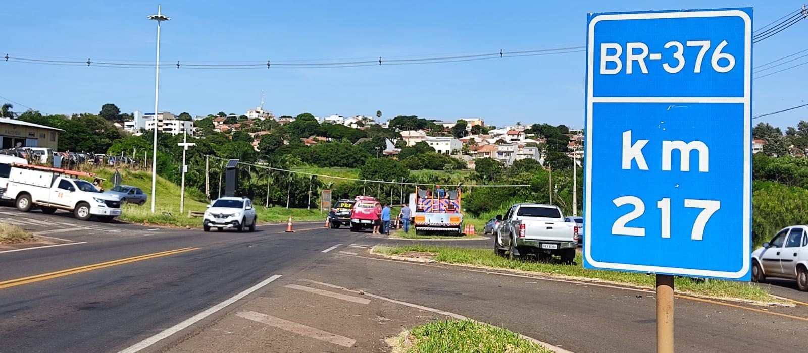 Motociclista morre após ser atingido por carreta na BR-376