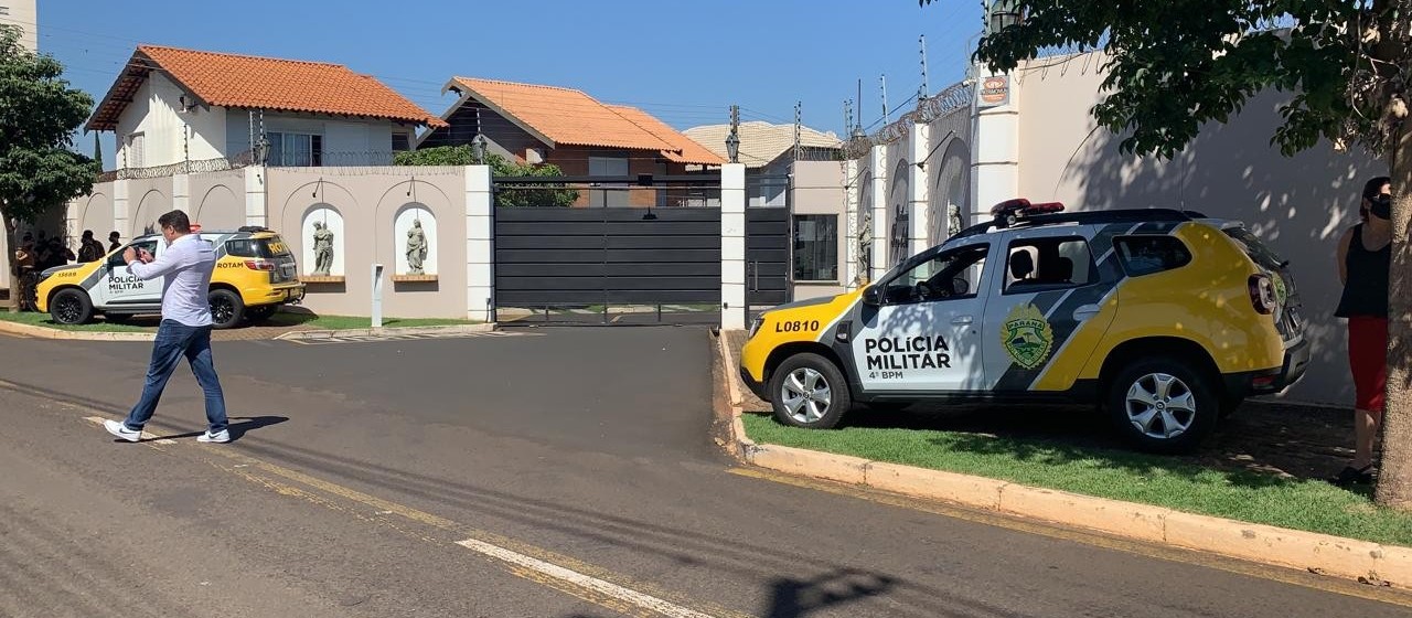 Mais uma vez, manifestantes contra “lockdown” vão para a porta da casa do prefeito