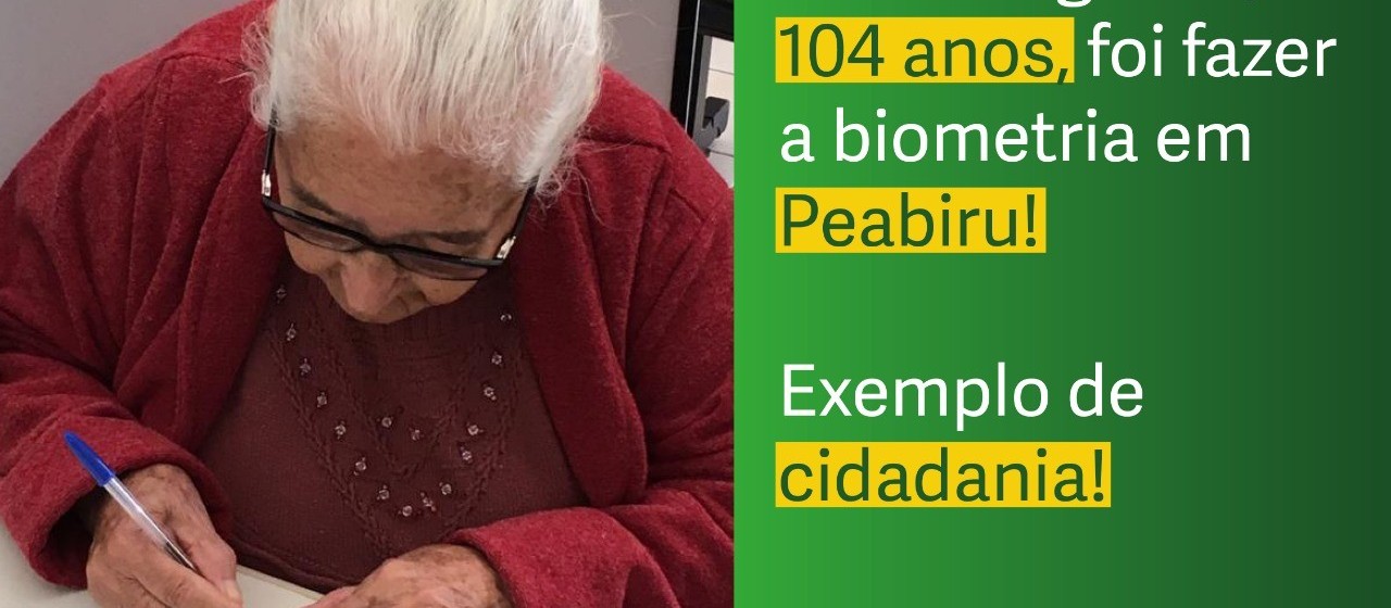 Eleitora de 104 anos entra na fila da biometria