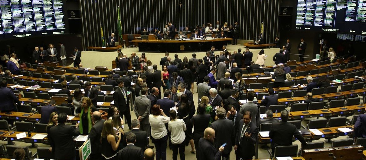 Projeto em tramitação no Congresso impede despejo até outubro