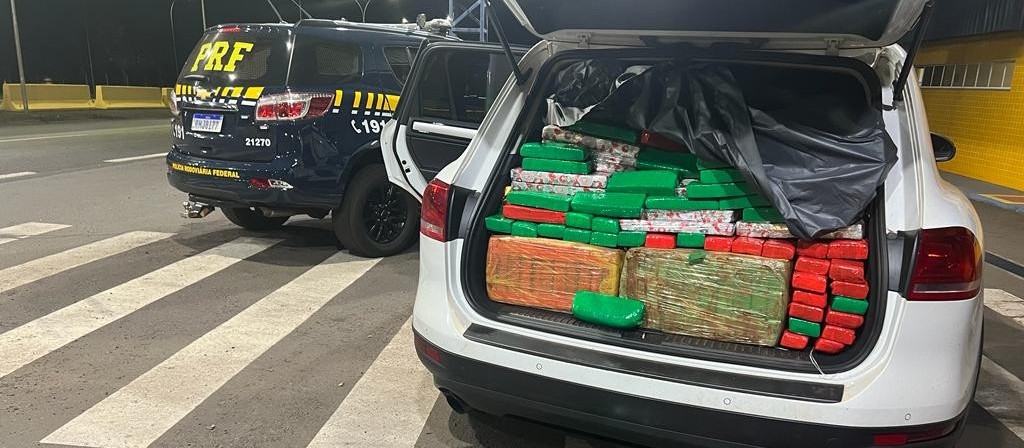 Motorista é preso transportando mais de uma tonelada de maconha na BR-376