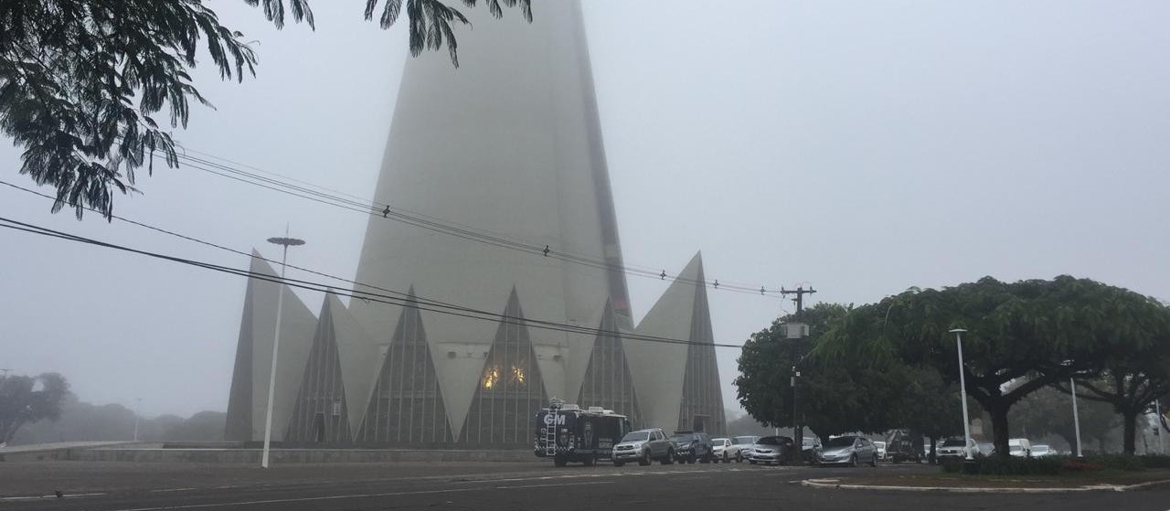 Sábado de céu nublado e máxima de 19º em Maringá 