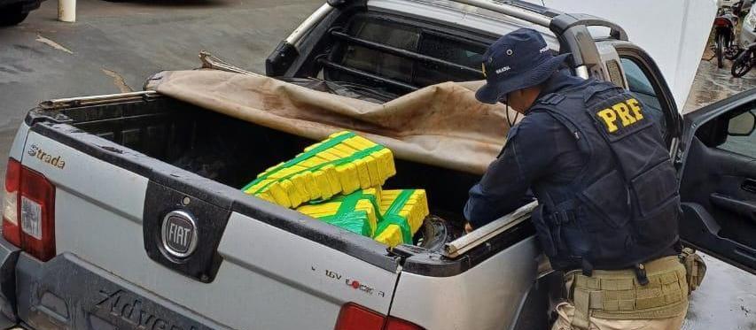 Utilitário é apreendido com 280 kg de maconha na região