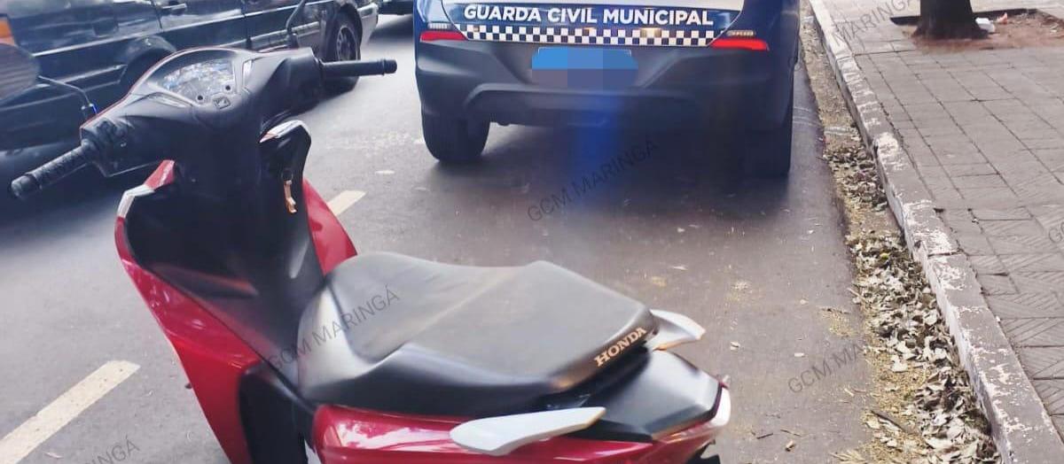 GCM remove motoneta que circulava sem placa há cinco anos